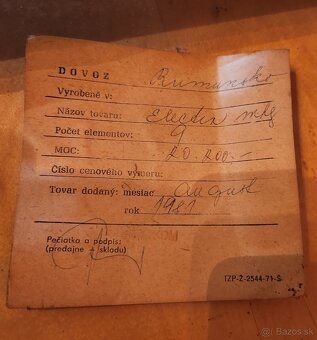 Nabytkovy set, komoda, vitrina, stol, stolicky - 10