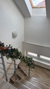 Priestranný zrekonštruovaný rodinný dom na prenájom v Lozorn - 10