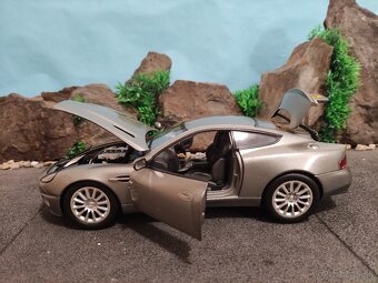 prodám model 1:18 aston martin vanquish James Bond - 10