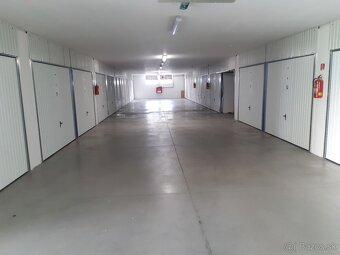 Ponúkame na predaj garáž - v Podlaviciach, na ulici Gaštano - 10