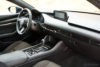 Mazda 3 - 10