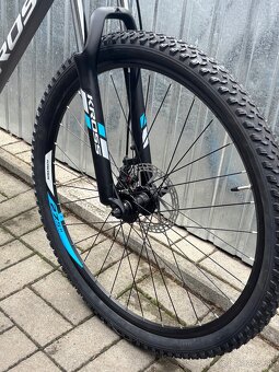 Predám pánsky horský bicykel Kross Hexagon 3.0 graphite-blue - 10