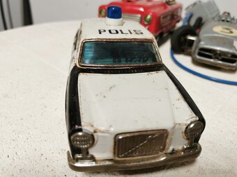 Plechové autíčko Volvo Policia - 10