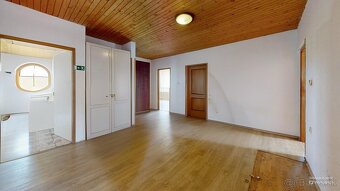 Na predaj, 8i rodinný dom 450 m2, pozemok 900 m2, Trnové, - 10