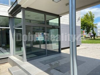 Na prenájom pekný obchodný priestor o rozlohe 110 m2 v Rima - 10