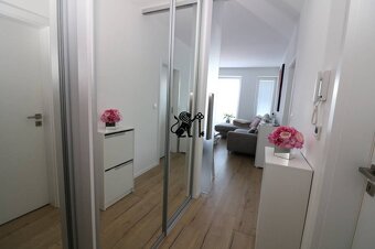 Rezervácia_moderný 2-izbový byt na ulici Studená - 10