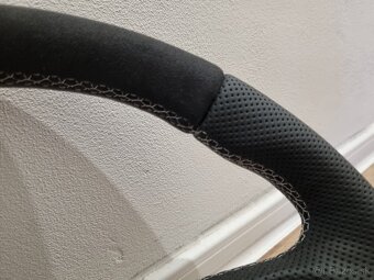 AUDI ŠPORTOVÝ VYHRIEVANÝ - ALKANTARA / KOŽA biela niť - 10