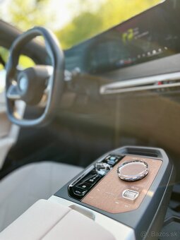 BMW iX 40 - 10