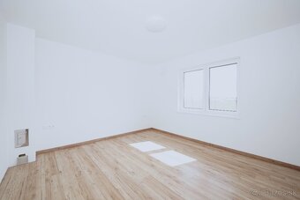 RODINNÝ DOM - KALINKOVO, BUNGALOV-NOVOSTAVBA, 534m2 POZEMOK - 10