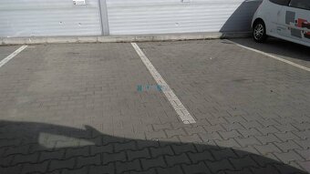 MAXFIN REAL - Kancelária v meste s 2 vstupmi a parkovaním - 10