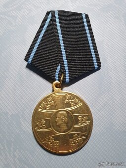 Vyznamenanie , Slovensky stat , zelezny kriz , odznak - 10