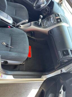 Toyota Auris - 10