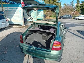 Opel Astra sedan 1.6. benzín - 10
