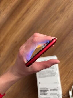 Apple iPhone SE 2020 128 gb RED - 10