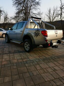 Mitsubishi l200 2 5did - 10