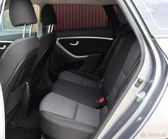 Hyundai i30 CW 1.6i CRDi 16V DOHC Comfort - 10