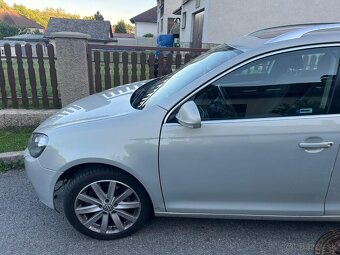 VW Golf 2.0TDi 103kw, r.2010, climatronic, panorama - 10