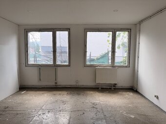 NA PRENÁJOM: Obchodné priestory v centre Prievidze - 10