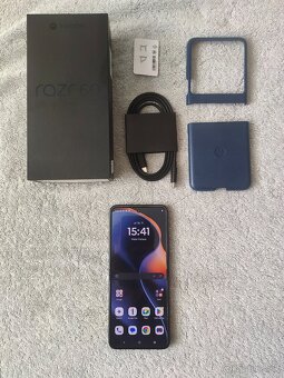 Motorola Razr 60 Pantone Gibraltar Sea 256GB,8GB RAM - 10