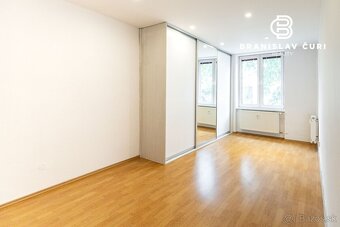 REZERVOVANÉ - Priestranný 4-izbový byt v centre Košíc na Kom - 10