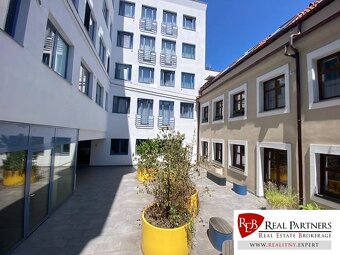 Prenájom luxusný 2 izbový byt, 58 m2, Vysoká ul, parkovanie, - 10