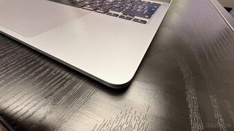 Predám Macbook Air M2 16GB RAM, 512SSD, vadný dislej - 10