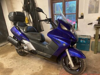 Honda Silver Wing 600 maxi skúter - 10