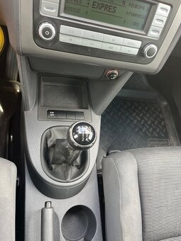 VW Touran 1,6 - 10