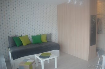 VILADOM KOMENSKÉHO 24A- 1 izb.byt, balk+vonk. park. - 10