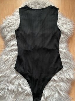 3x čierne body - 10