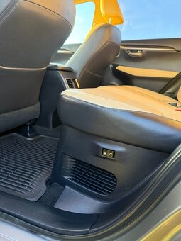 Lexus NX 300h 2.5 Hybrid AWD – LUXURY plná výbava, servisní - 10