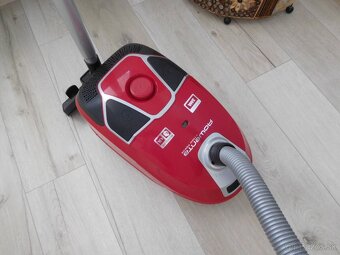 Vysávač ROWENTA -plne funkčný, - 10