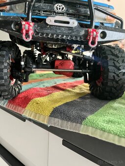 RC 1:10 Toyota SCX10 II - 10