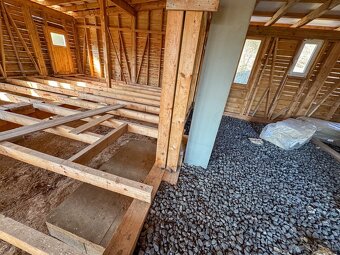 Úplná samota: Rodový statok 1H, vidiecky dom - 10