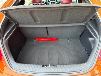 Hyundai Veloster 1.6 GDI - 10