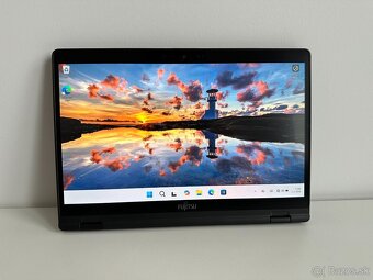 Fujitsu LifeBook U939X 2v1 / i5 / 8GB / 256GB NVMe / Win11 - 10