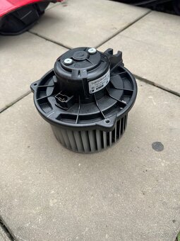 Predám Airbagy Pasy Ecu Kapota Naraznik zrkadlo Corolla E12 - 10