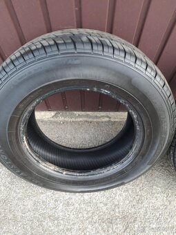 Predám letné pneu 215/70 R16 - 10
