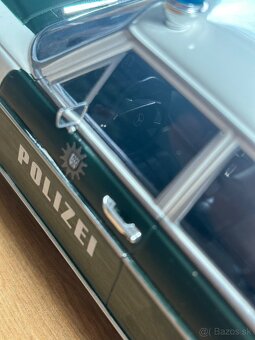Mercedes-benz 220 W115 Polizei 1:18 MCG - 10