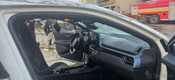 Toyota C-HR 1.8L hybrid 96kw - 10