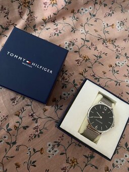 Pánske hodinky Tommy Hilfiger a Armani Exchange AX2900 - 10