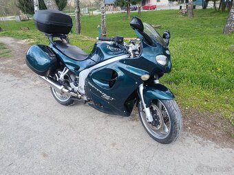 Triumph Sprint 955 ST - 10