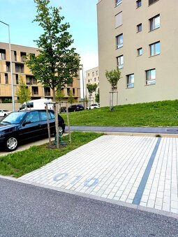 Moderný 2-izbový s predzáhradkou a park miestom - 10