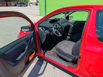 Toyota Yaris 1.0 VVT-I - 10