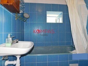 NA PREDAJ DVA DOMY S DVOROM A VEĽKÝM POZEMKOM LOKALITA - KR - 10