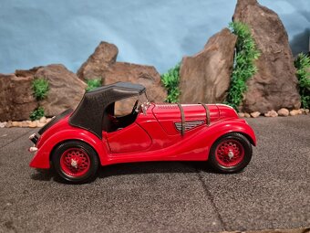 Prodám model 1:18 BMW 328 - 10
