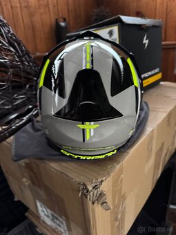 Predam moto prilbu - 10