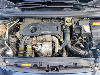 Predám Peugeot 308 SW 1.6 e-HDi Automat - 10