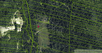 Slnečný rekreačný pozemok v lese pod Vysokými Tatrami v lo - 10