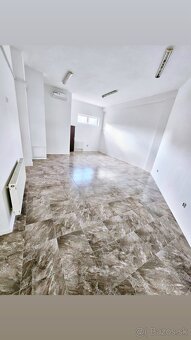 Prenájom obchodného priestoru v Grand centre - 10